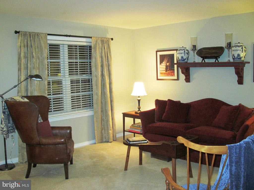 644 Chickadee Drive Lititz, PA 17543 - Photo 4 of 27