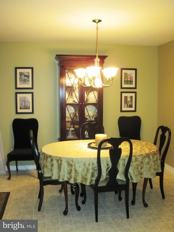 644 Chickadee Drive Lititz, PA 17543 - Photo 8 of 27