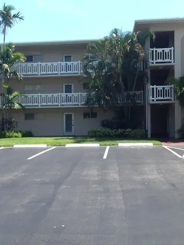 $75,500 | 2724 Garden Drive South, Unit 311, Lake Worth, FL 33461