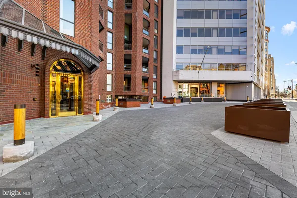 $915,000 | 1099 22nd Street Northwest, Unit 807, Washington, DC 20037