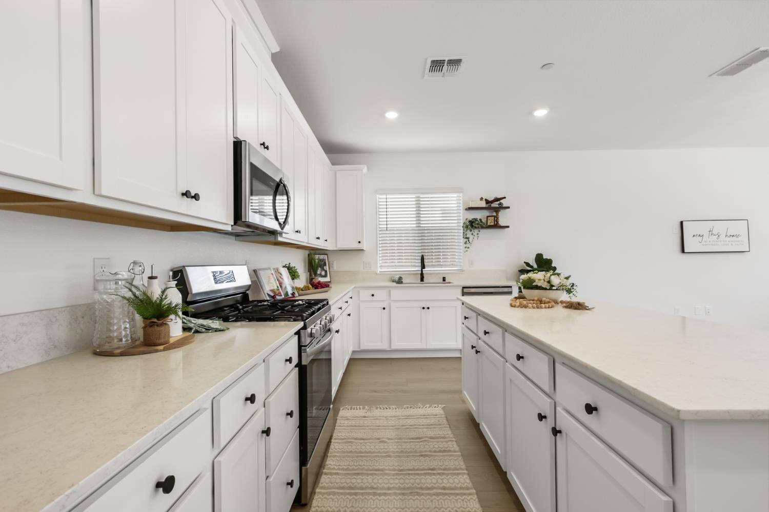 12650 Snowy Owl Way Rancho Cordova, CA 95742 - Photo 13 of 46
