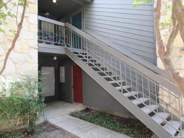 $995 | 3843 Barrington, Unit 165Q, San Antonio, TX 78217