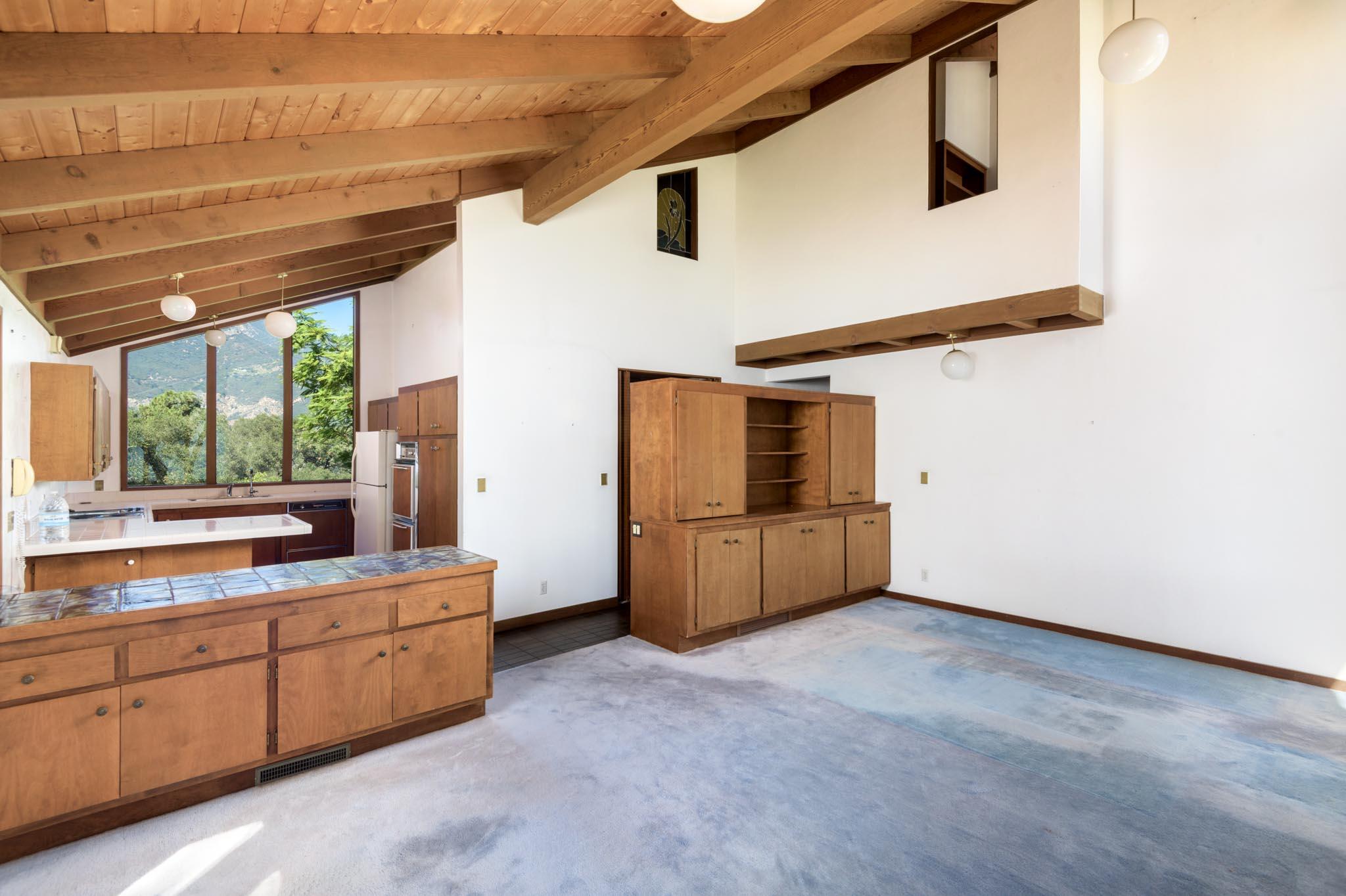 1303 Las Alturas Road Santa Barbara, CA 93103 - Photo 11 of 28 Kitchen/Dining