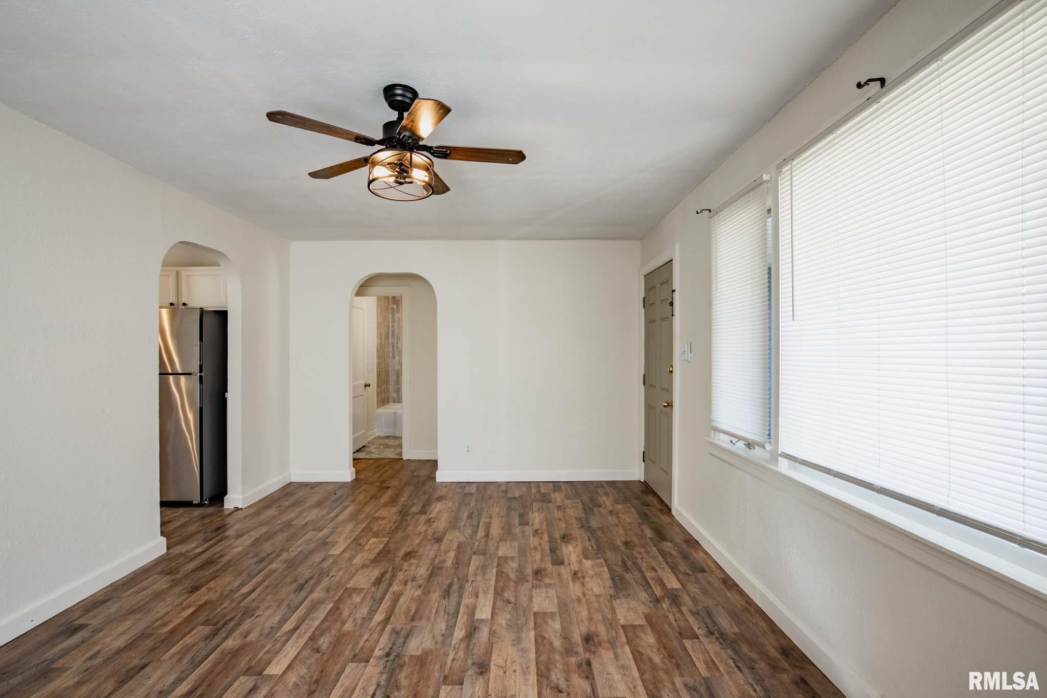 406 Charlotte Road Marion, IL 62959 - Photo 2 of 25