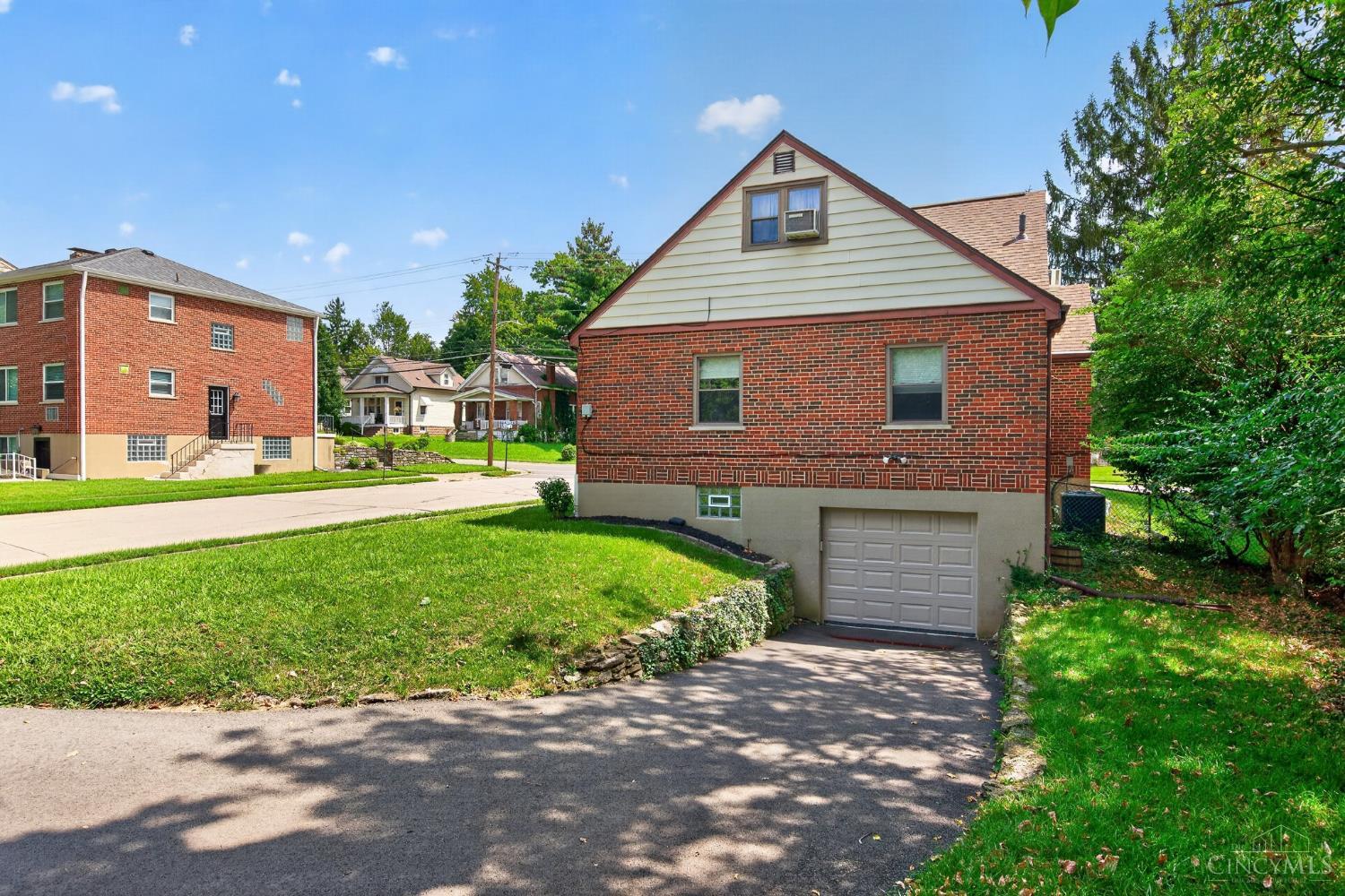 6747 Plainfield Road Silverton, OH 45236 - Photo 48 of 49 Gallery Image 48