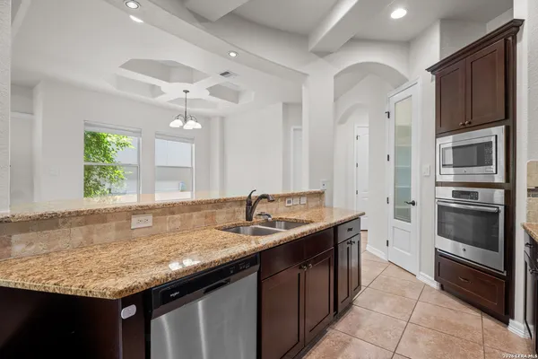 $2,200 | 6131 Lowrie, San Antonio, TX 78239