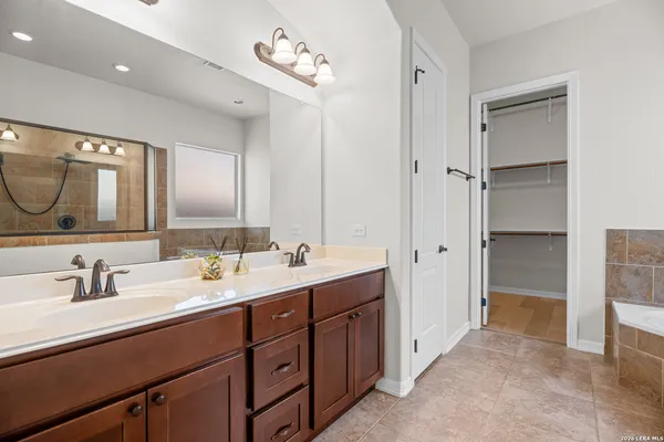 $2,200 | 6131 Lowrie, San Antonio, TX 78239