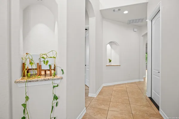 $2,200 | 6131 Lowrie, San Antonio, TX 78239