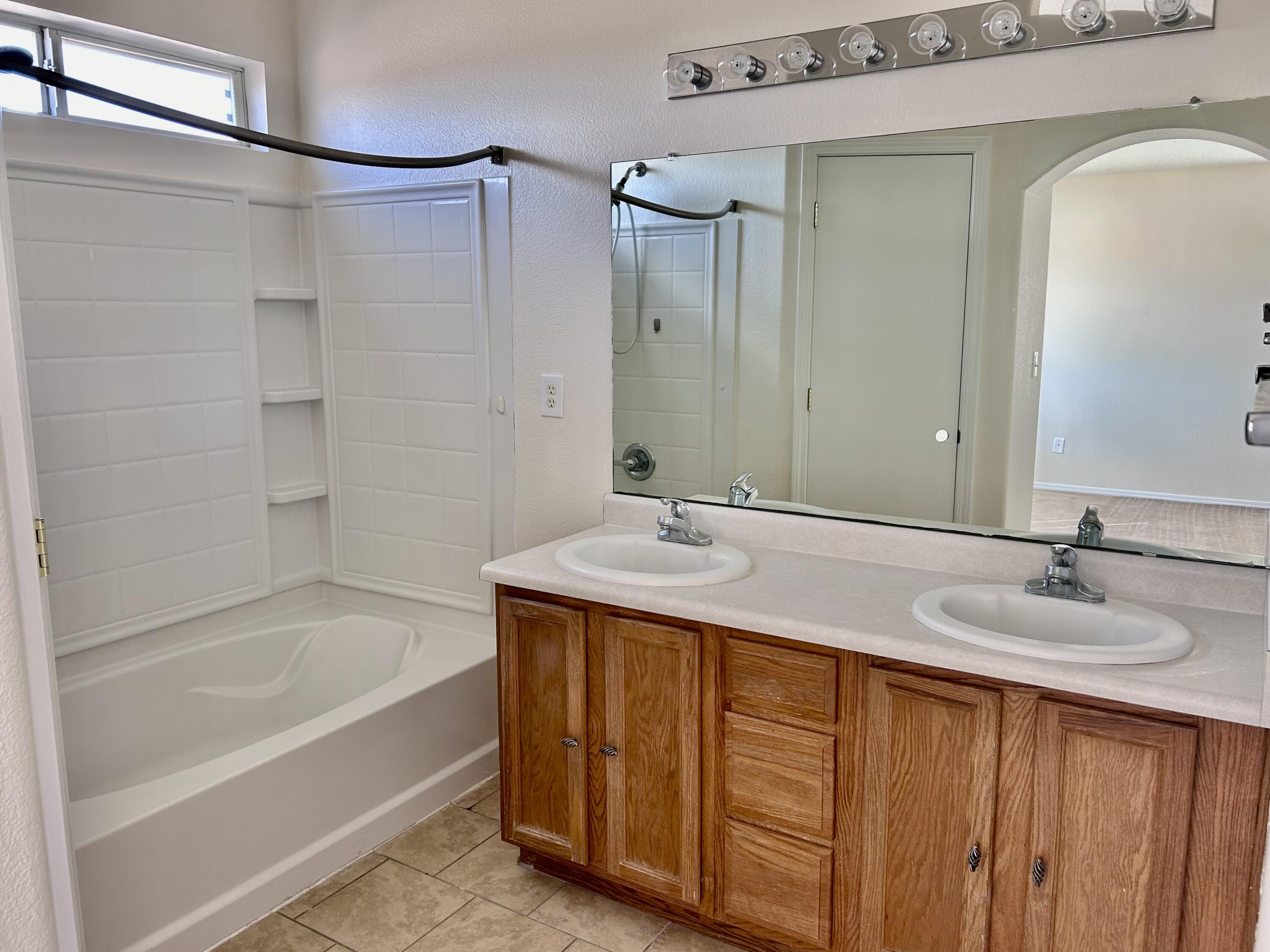 6137 Vaughn Drive Northeast Rio Rancho, NM 87144 - Photo 6 of 10 Gallery Image 6
