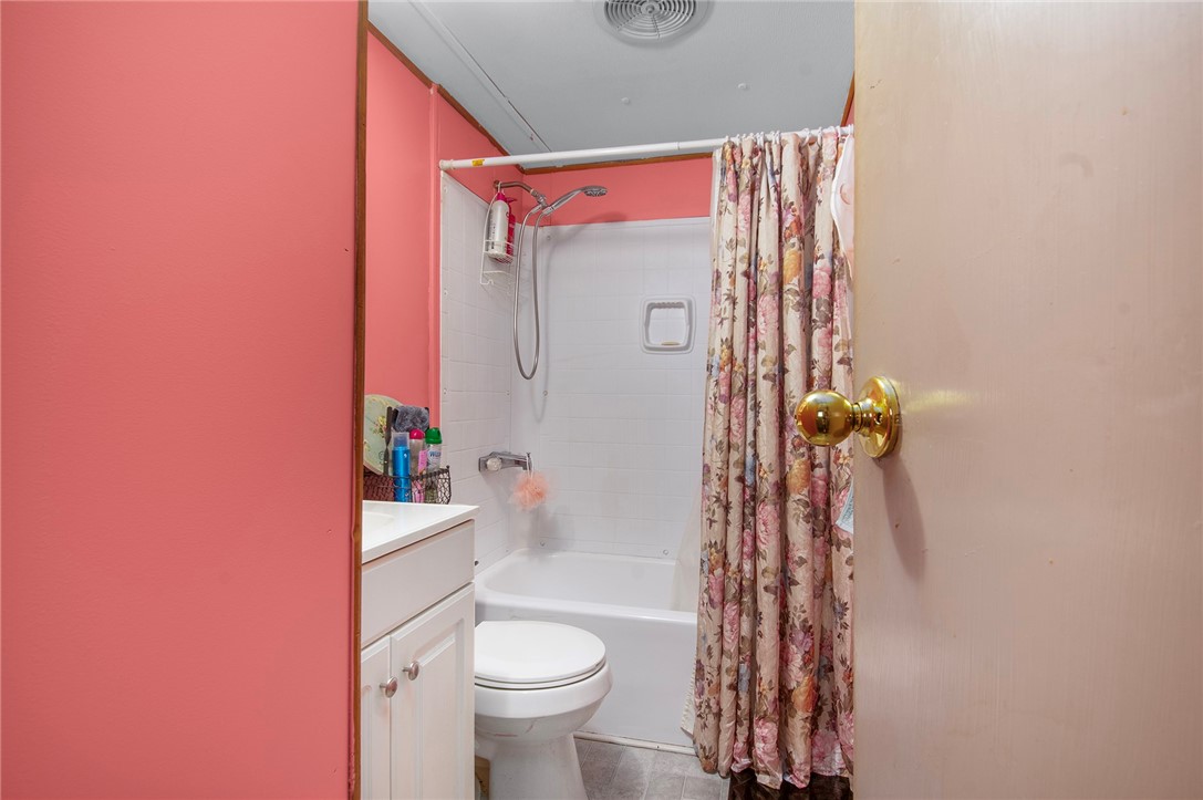 719 Forest Avenue Middletown, RI 02842 - Photo 13 of 15