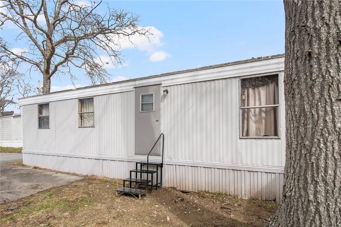 719 Forest Avenue Middletown, RI 02842 - Photo 2 of 15