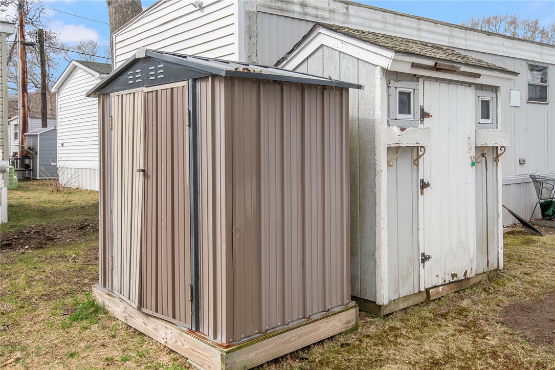 719 Forest Avenue Middletown, RI 02842 - Photo 3 of 15