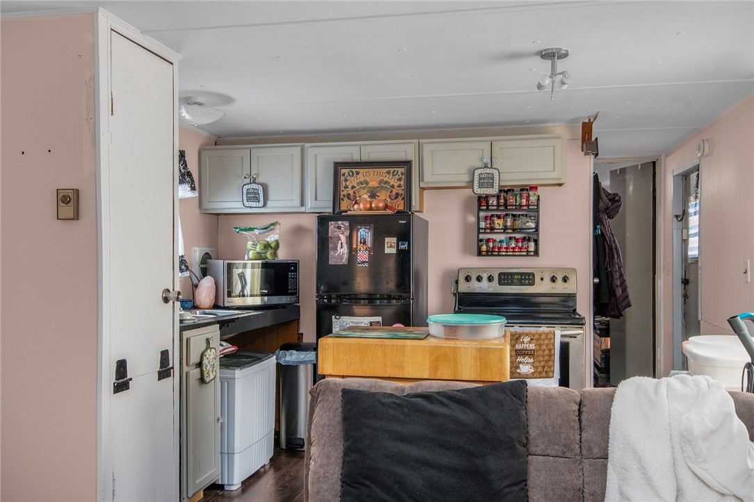 719 Forest Avenue Middletown, RI 02842 - Photo 4 of 15