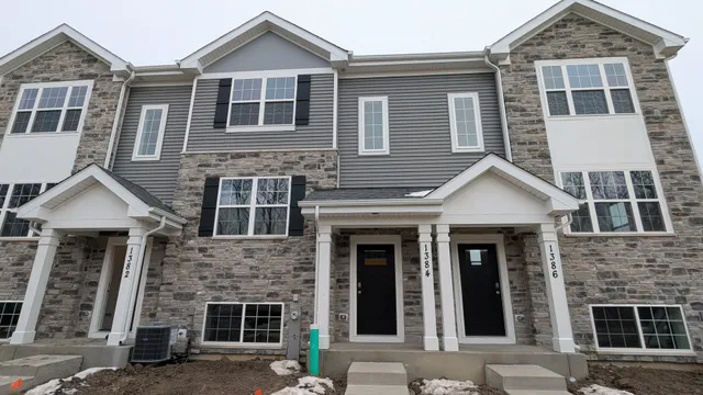 $3,200 | 1384 Foxglove Drive, Bartlett, IL 60103