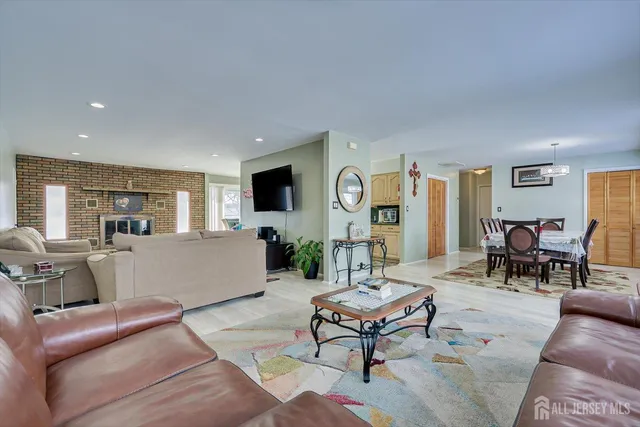 $569,900 | 34 Sturgis Road, Kendall Park, NJ 08824