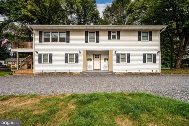a view of a entryway of the house