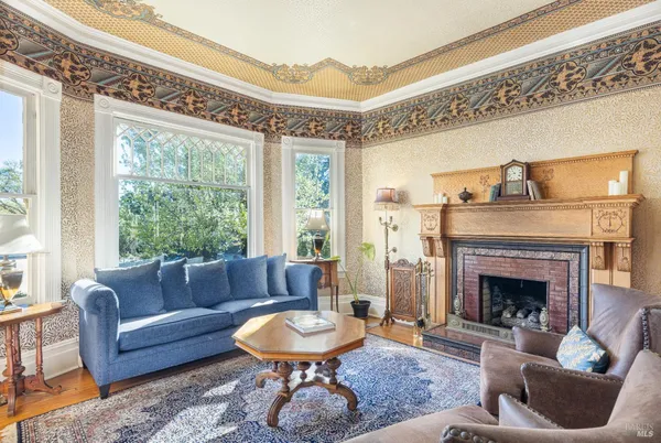 $7,900,000 | 25 West Grant Street, Healdsburg, CA 95448