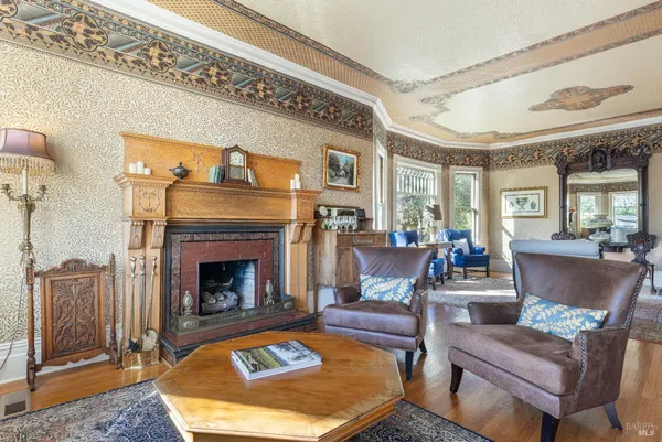 $7,900,000 | 25 West Grant Street, Healdsburg, CA 95448