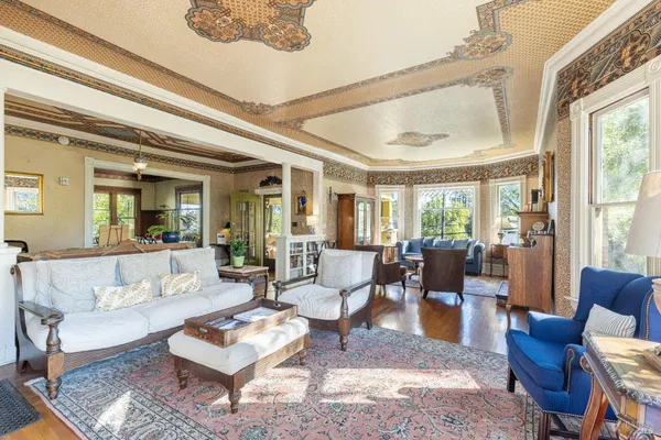 $7,900,000 | 25 West Grant Street, Healdsburg, CA 95448