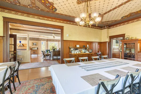 $7,900,000 | 25 West Grant Street, Healdsburg, CA 95448
