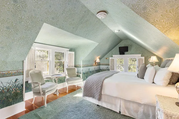 $7,900,000 | 25 West Grant Street, Healdsburg, CA 95448