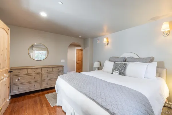 $7,900,000 | 25 West Grant Street, Healdsburg, CA 95448