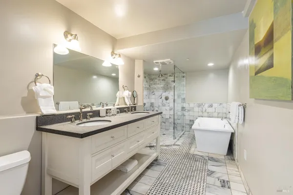 $7,900,000 | 25 West Grant Street, Healdsburg, CA 95448