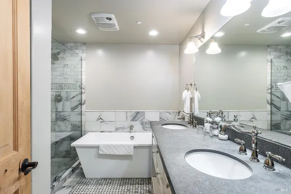 $7,900,000 | 25 West Grant Street, Healdsburg, CA 95448