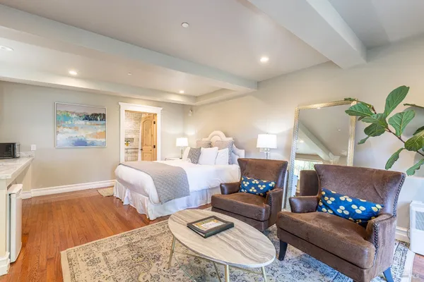 $7,900,000 | 25 West Grant Street, Healdsburg, CA 95448