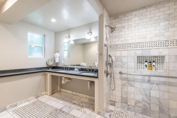 $7,900,000 | 25 West Grant Street, Healdsburg, CA 95448