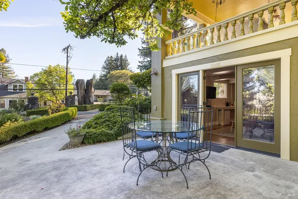 $7,900,000 | 25 West Grant Street, Healdsburg, CA 95448