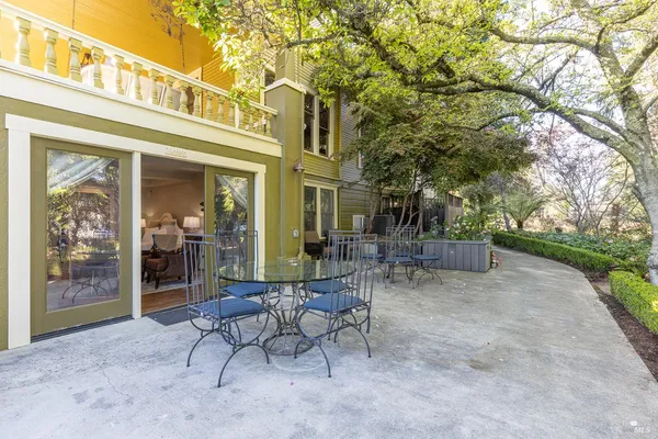 $7,900,000 | 25 West Grant Street, Healdsburg, CA 95448
