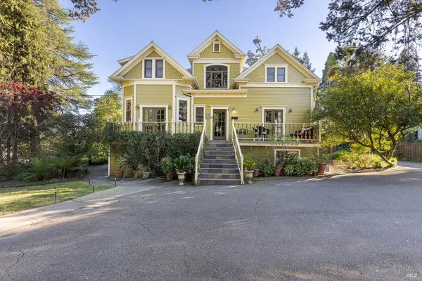 $7,900,000 | 25 West Grant Street, Healdsburg, CA 95448