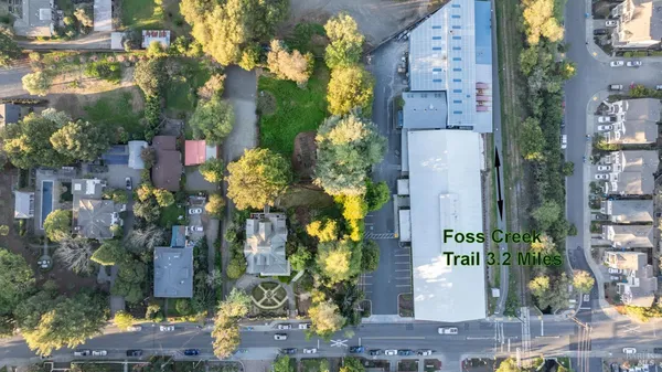 $7,900,000 | 25 West Grant Street, Healdsburg, CA 95448