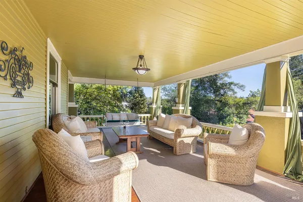 $7,900,000 | 25 West Grant Street, Healdsburg, CA 95448