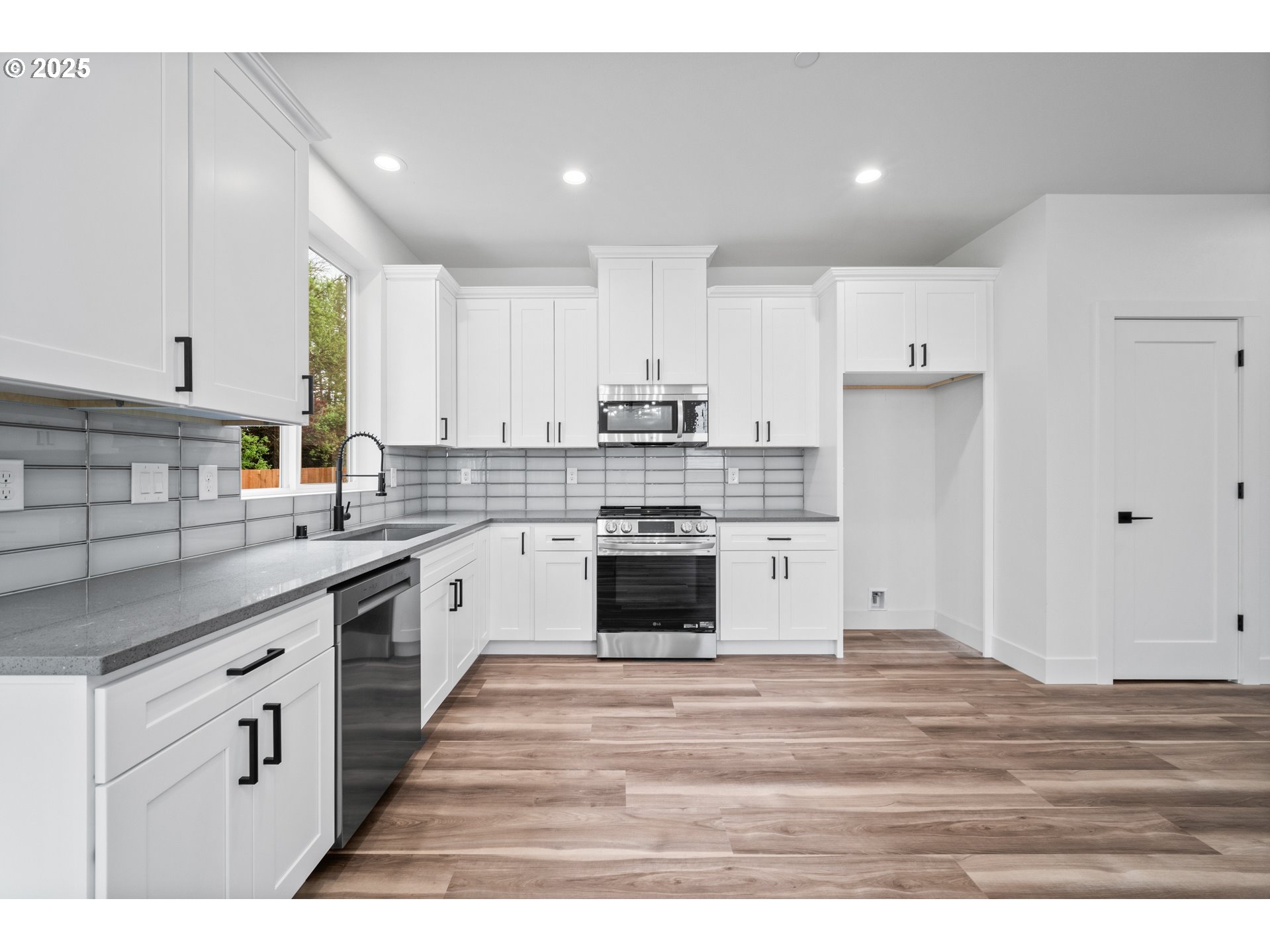 11101 Northeast 64th Court, Unit LOT #14 Vancouver, WA 98686 - Photo 12 of 31