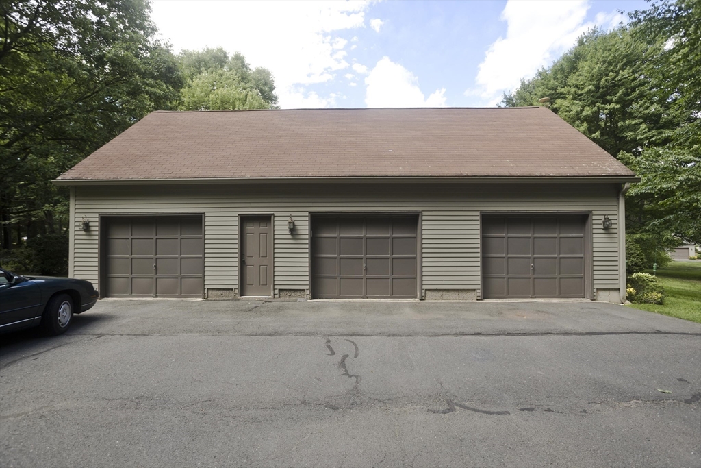419 Southwick Road, Unit E21 Westfield, MA 01085 - Photo 33 of 33 Gallery Image 33