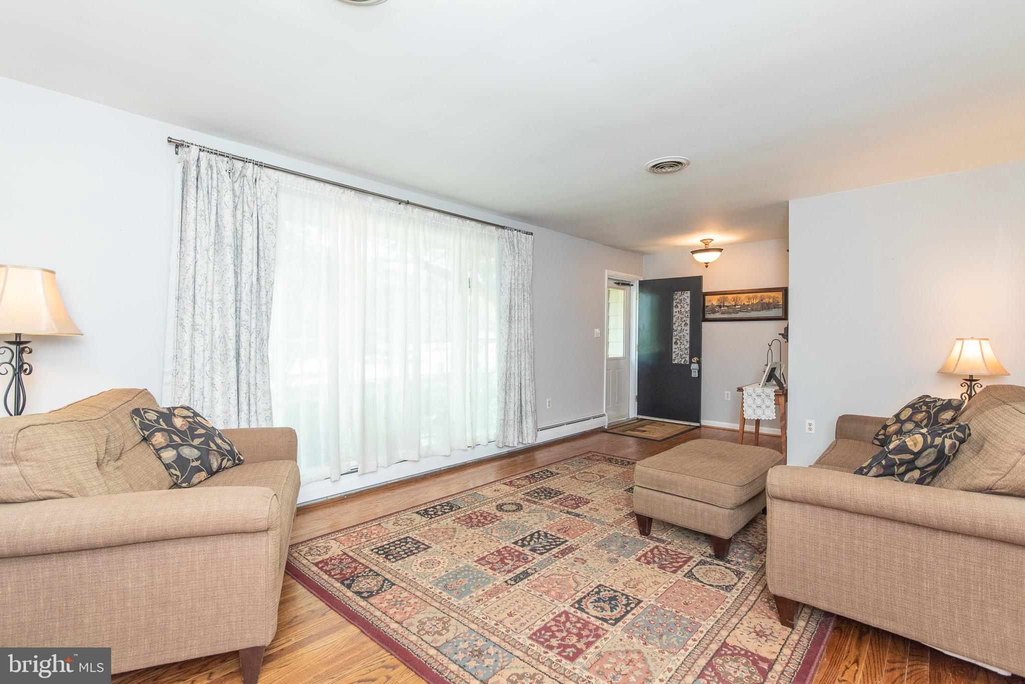 2704 Coon Club Road Westminster, MD 21157 - Photo 11 of 55 Living Room