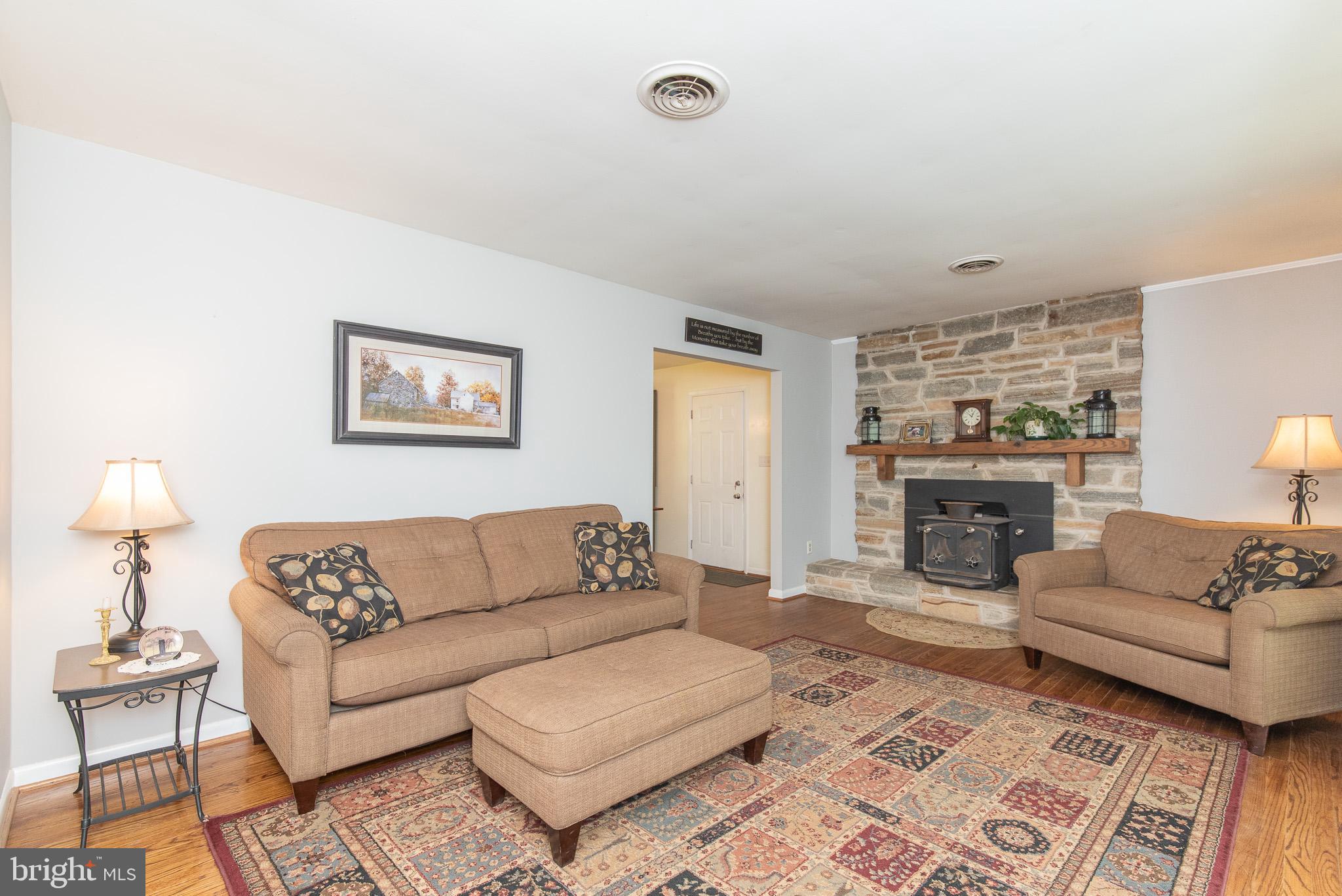 2704 Coon Club Road Westminster, MD 21157 - Photo 8 of 55 Living Room