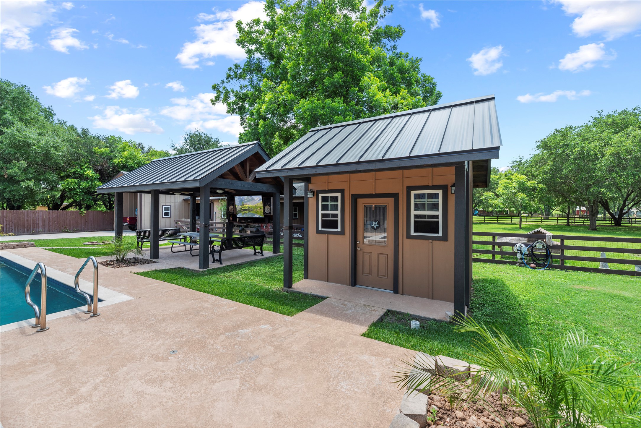 4607 Clayhead Road Richmond, TX 77406 - Photo 40 of 49 Pool House