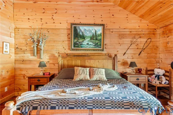 $595,000 | 379 Sparrowhawk Lane, Elberon, VA 23846