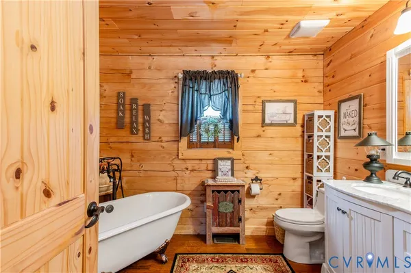$595,000 | 379 Sparrowhawk Lane, Elberon, VA 23846