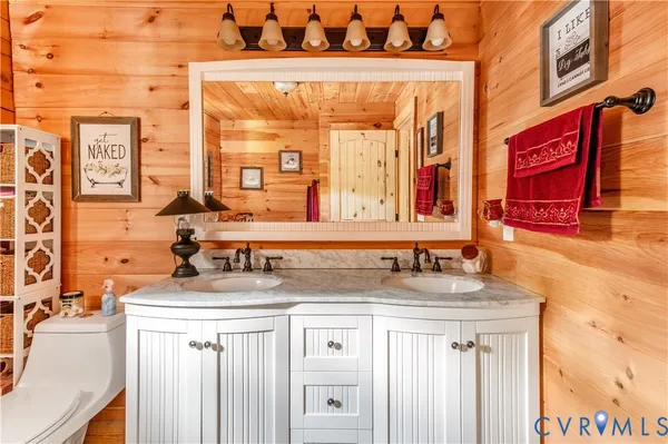 $595,000 | 379 Sparrowhawk Lane, Elberon, VA 23846