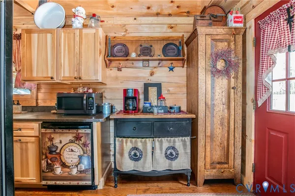 $595,000 | 379 Sparrowhawk Lane, Elberon, VA 23846