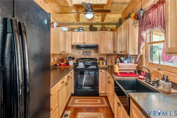 $595,000 | 379 Sparrowhawk Lane, Elberon, VA 23846