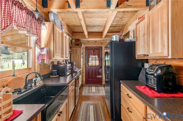 $595,000 | 379 Sparrowhawk Lane, Elberon, VA 23846