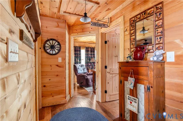 $595,000 | 379 Sparrowhawk Lane, Elberon, VA 23846