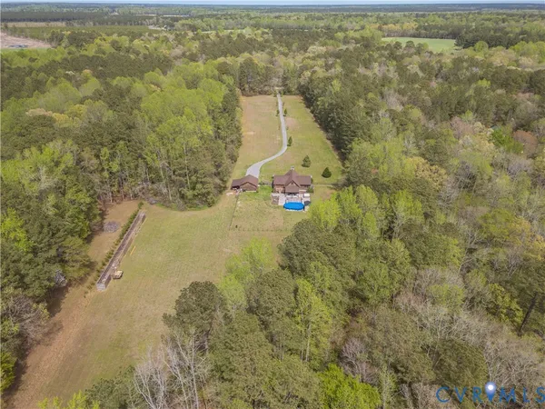 $595,000 | 379 Sparrowhawk Lane, Elberon, VA 23846