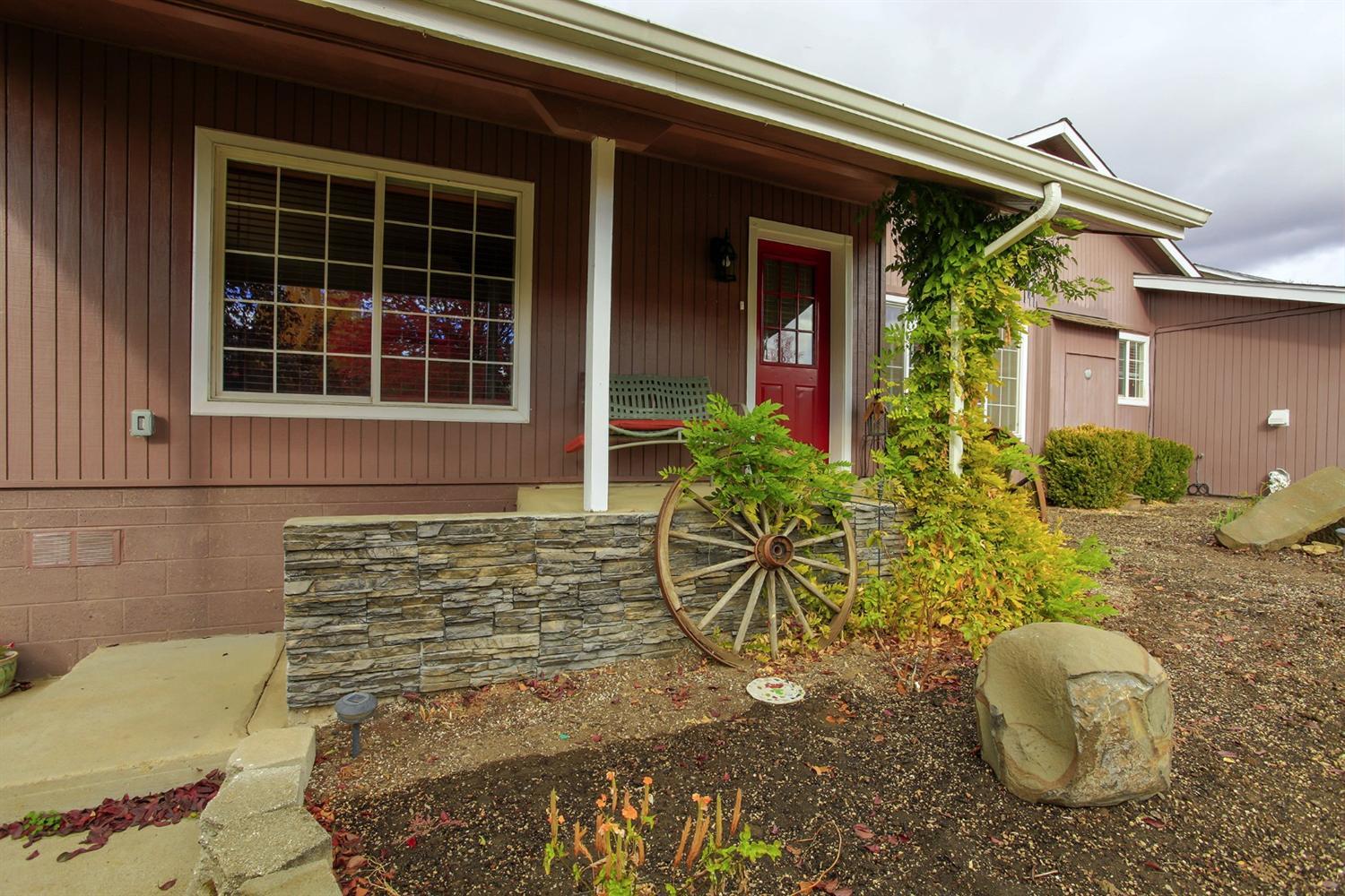 2425 Bell Court Medford, OR 97504 - Photo 1 of 34 Primary Photo