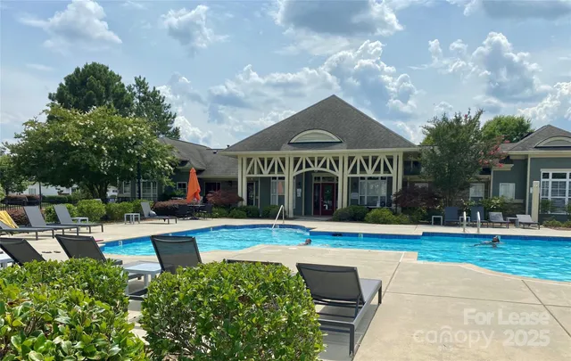 $1,925 | 2601 Silverthorn Drive, Charlotte, NC 28273